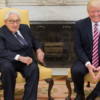 Zdroj: "President Trump Meets with Henry Kissinger" by The White House is marked with Public Domain Mark 1.0.