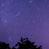 Zdroj: "Perseid Meteor Shower" by mkfeeney is licensed under CC BY 2.0.