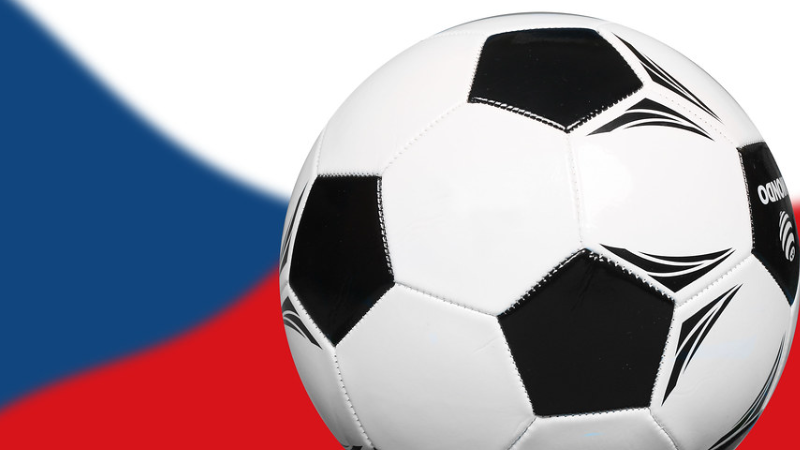 Zdroj: "Soccer football ball with flag of Czech Republic" by focusonmore.com is licensed under CC BY 2.0.